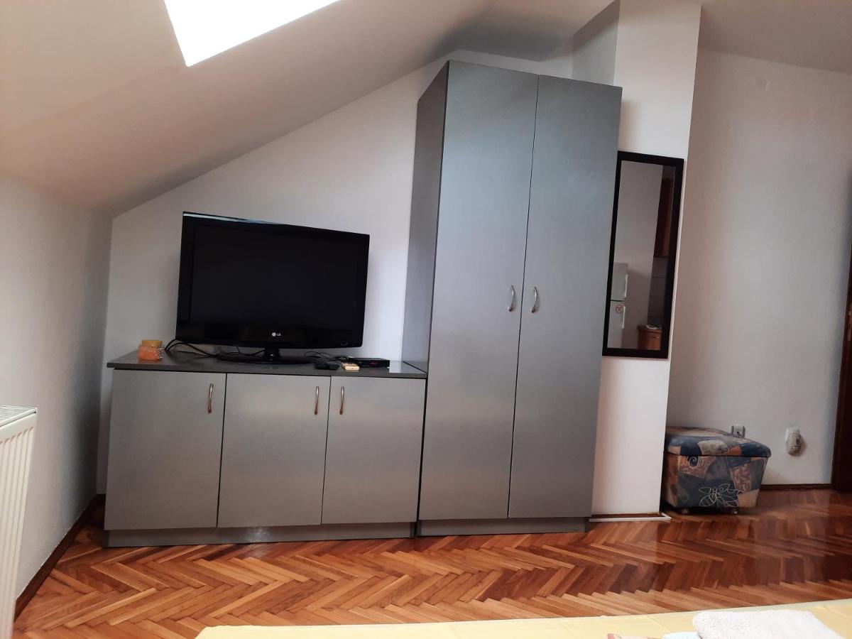 Apartmán Studio In The Centre Of Novi Sad Exteriér fotografie