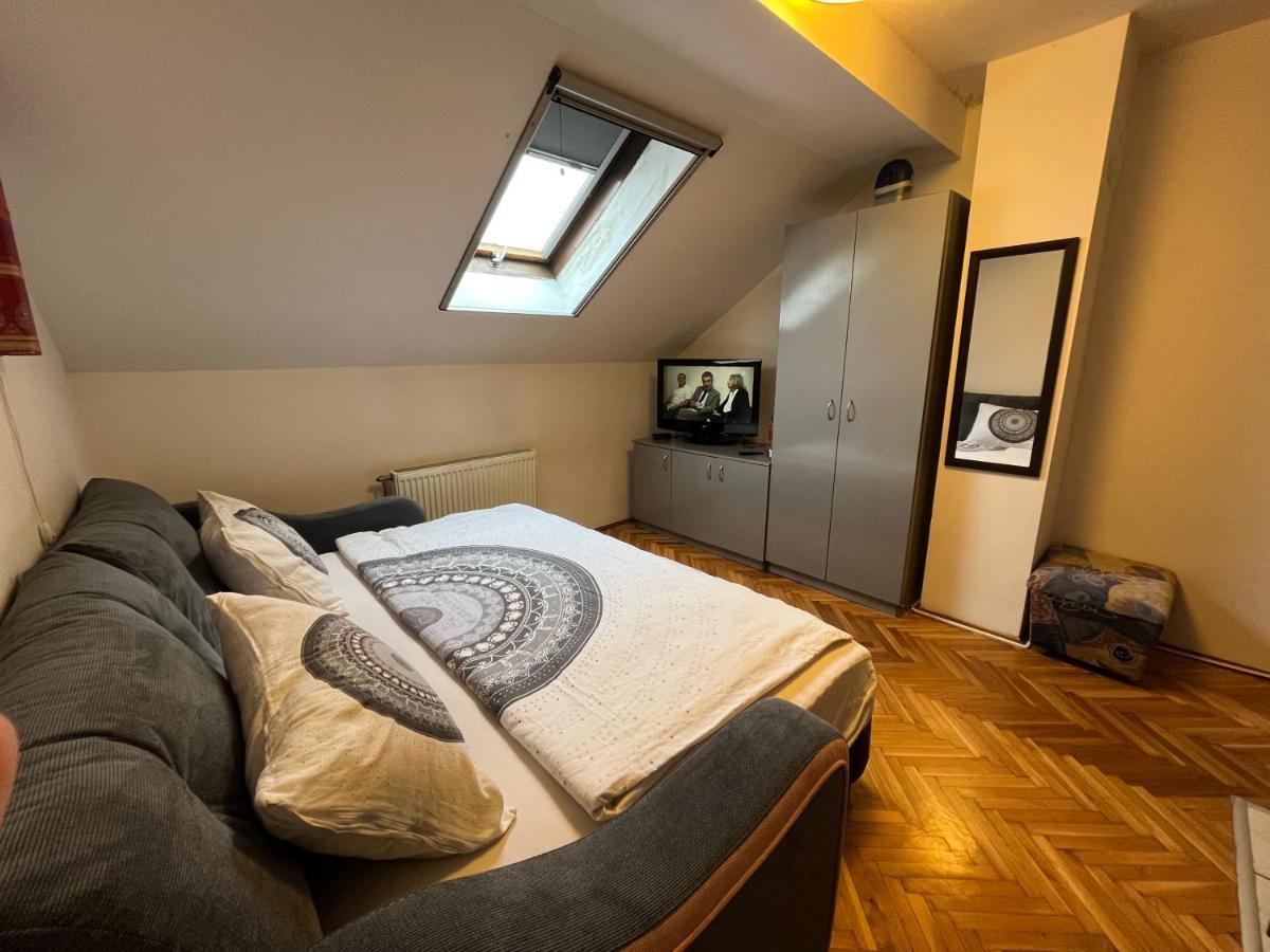 Apartmán Studio In The Centre Of Novi Sad Exteriér fotografie